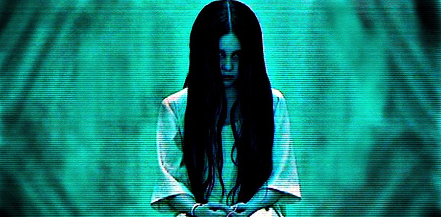 RINGS noticia: Samara, vivita y chorreando