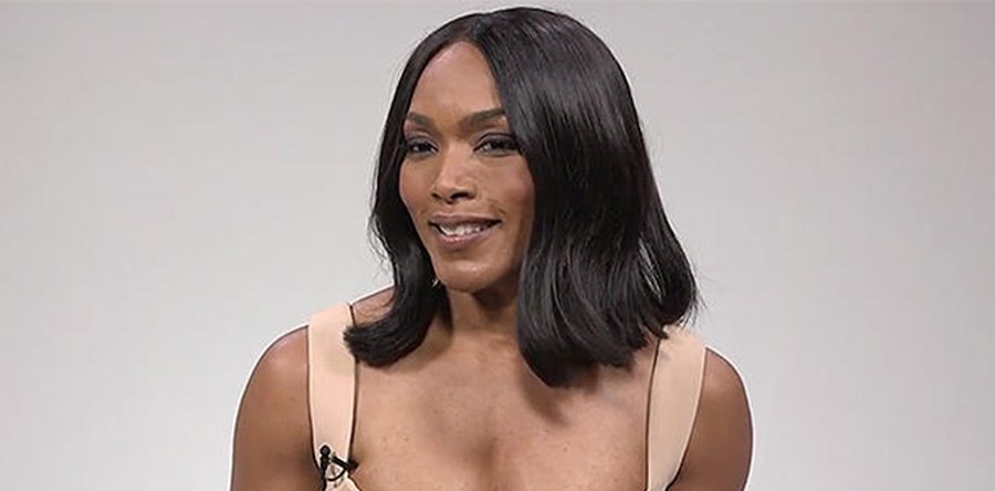 BLACK PANTHER noticia: Angela Basset mama pantera