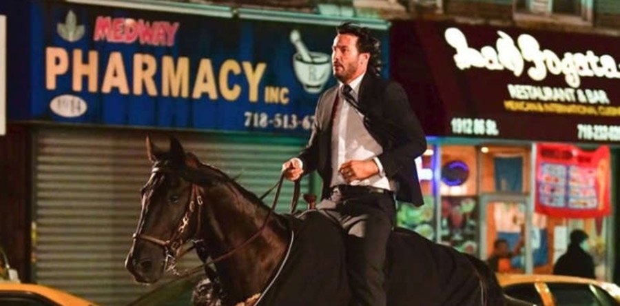 JOHN WICK: CAPÍTULO 3 – PARABELLUM avance: John Wick a caballo