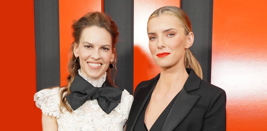 LA CAZA premiere: Premiere cazada