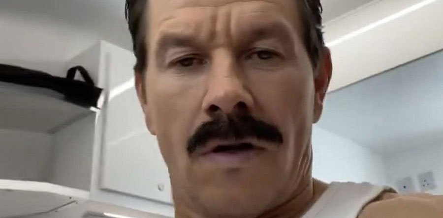 UNCHARTED avance: Mark Wahlberg, mostacho y Barcelona