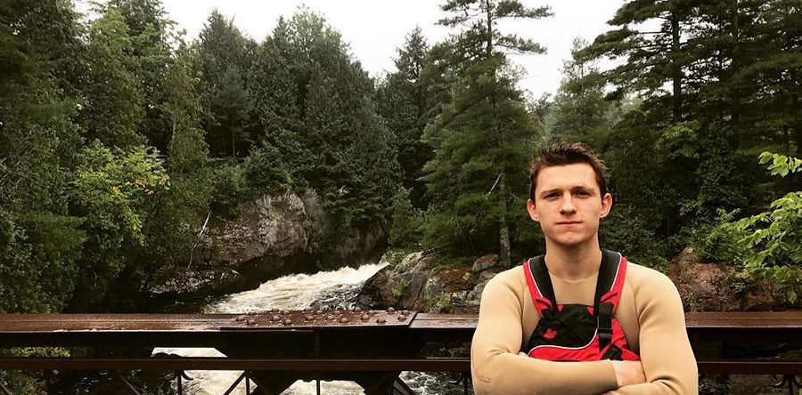 CHAOS WALKING avance: El futuro de Tom Holland y Daisy Ridley