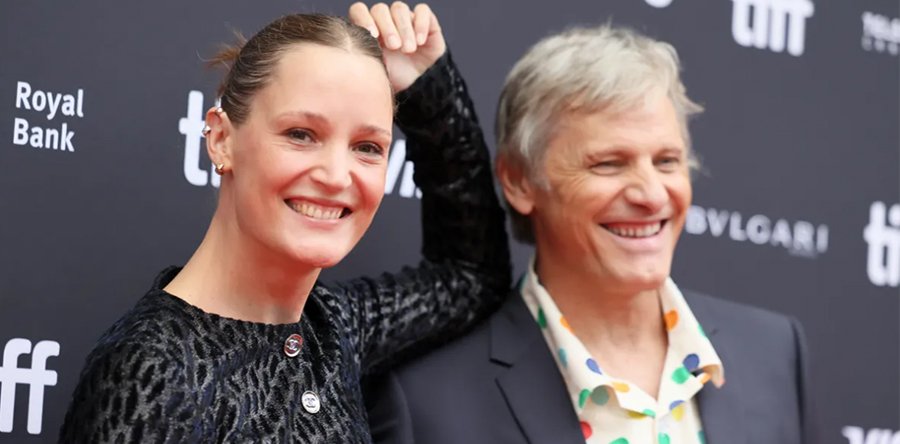 HASTA EL FIN DEL MUNDO premiere: Hasta el fin de los canapés