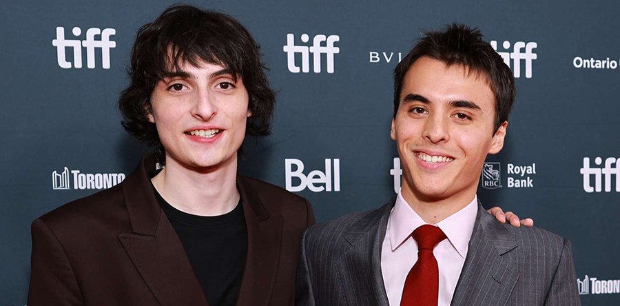 EL DIABLO METIÓ LA MANO noticia: Remake con Finn Wolfhard y Billy Bryk