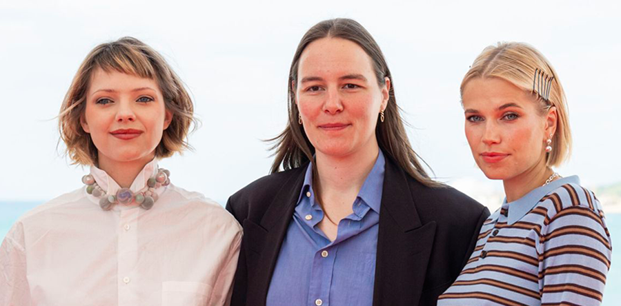 SITGES 2025: LA HERMANASTRA FEA photocall: Cómo ha cambiado el cuento…